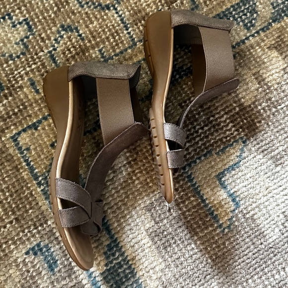 THE FLEXX Metallic Taupe Color Band Together Gladiator Sandal Shoes Size US 7.5 - Picture 8 of 8